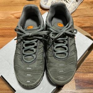 Nikes AirMax Tn Size 6Y